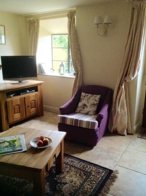 Dove Cottage Bisley  Ngoại thất bức ảnh